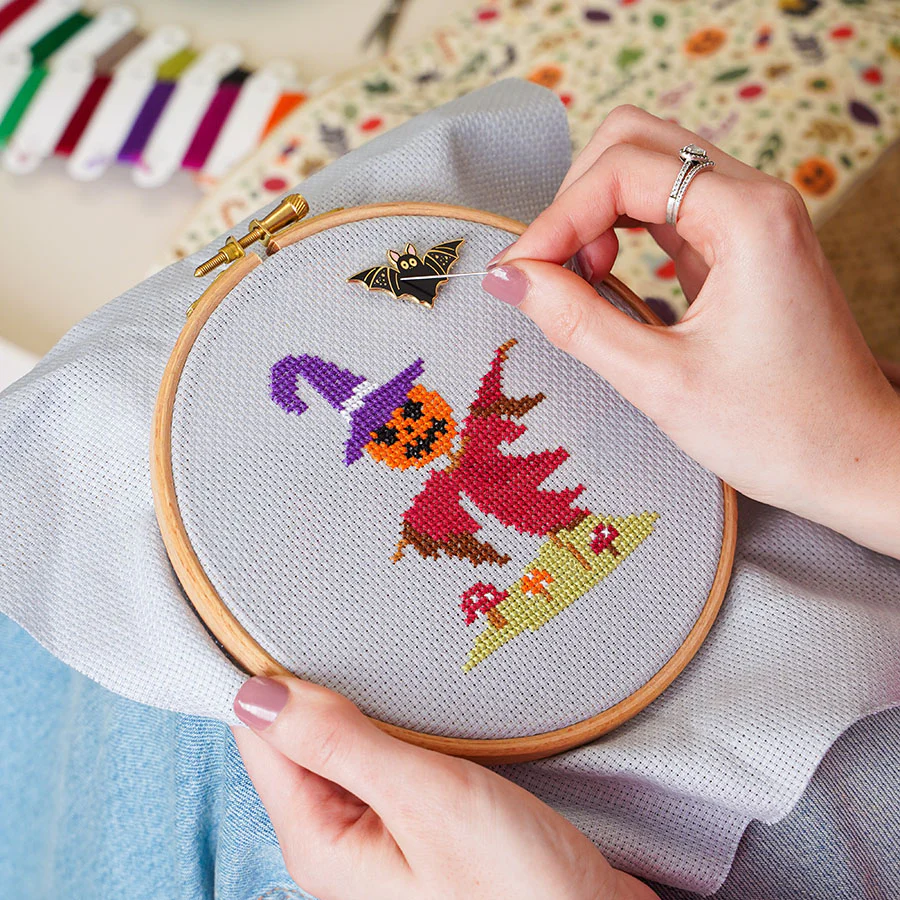 Needle Minder - Bat - Image 3